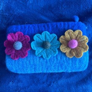 Felt lined cosmetic case